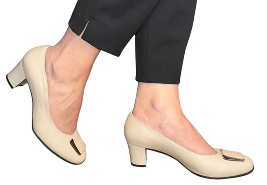 Pantofi eleganți bej din piele naturală cu toc gros de 5 cm – confort și stil pentru fiecare zi