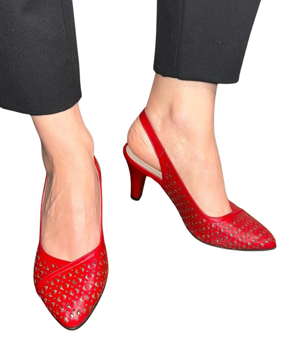 Sandale roșii damă din piele naturală – decupate, perforate, toc subțire 7 cm