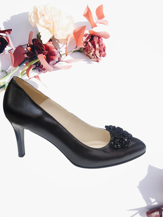 Pantofi eleganți negri din piele naturală cu aplicație decorativă și toc 7 cm