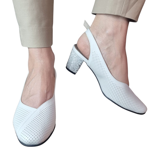 Sandale perforate din piele naturală, cu toc gros de 5 cm – confort și eleganță