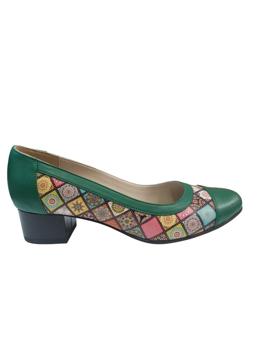 Pantofi Verzi cu Model Geometric și Toc Mic – Stil și Confort