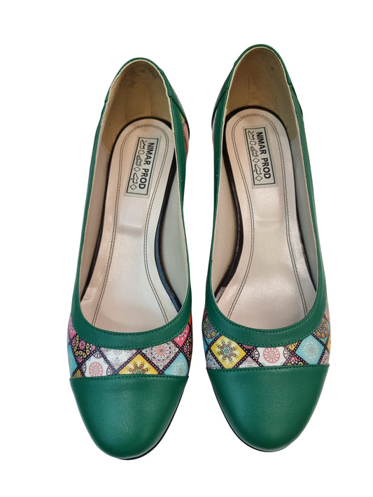 Pantofi Verzi cu Model Geometric și Toc Mic – Stil și Confort