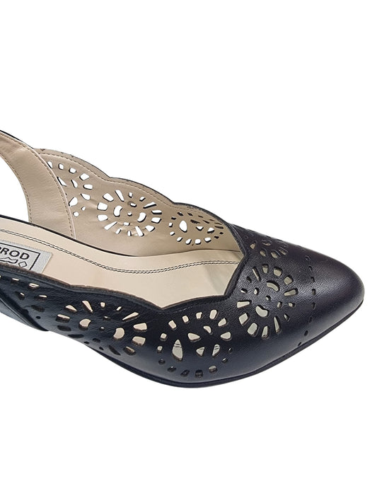 Pantofi decupați negri cu toc de 3 cm și model perforat – eleganță cu confort zilnic