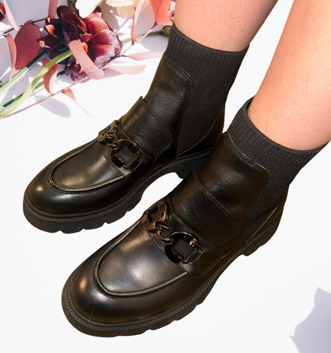 Ghete damă negre din piele naturală cu partea superioară tricotată și accesoriu metalic