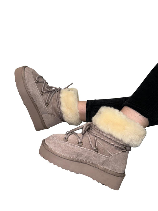 Ghete îmblănite damă bej taupe din piele întoarsă cu șiret și talpă groasă – 3/4 cm