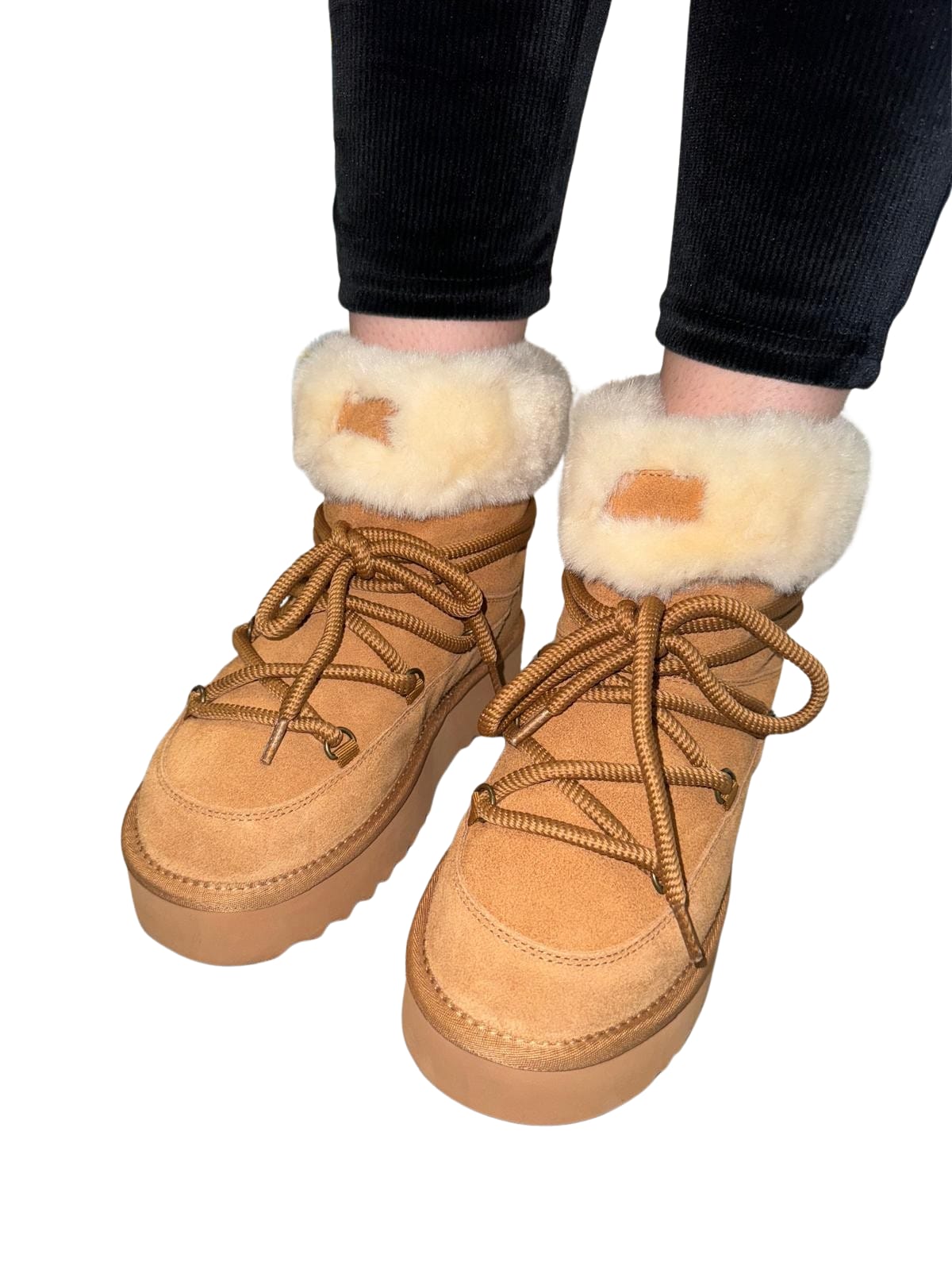 Ghete îmblănite damă maro din piele întoarsă cu șiret și talpă groasă – 3/4 cm