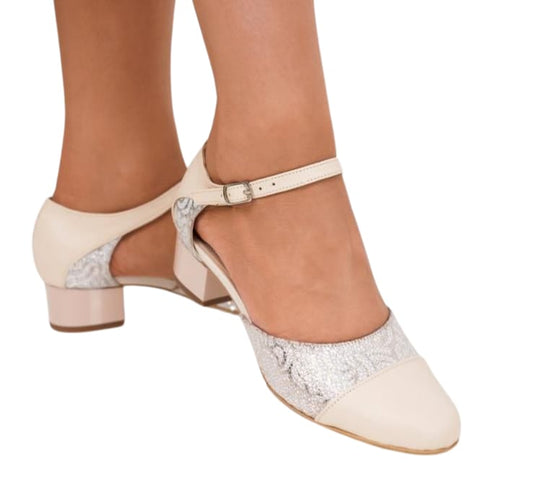 Sandale bej din piele naturală cu toc jos și imprimeu argintiu floral