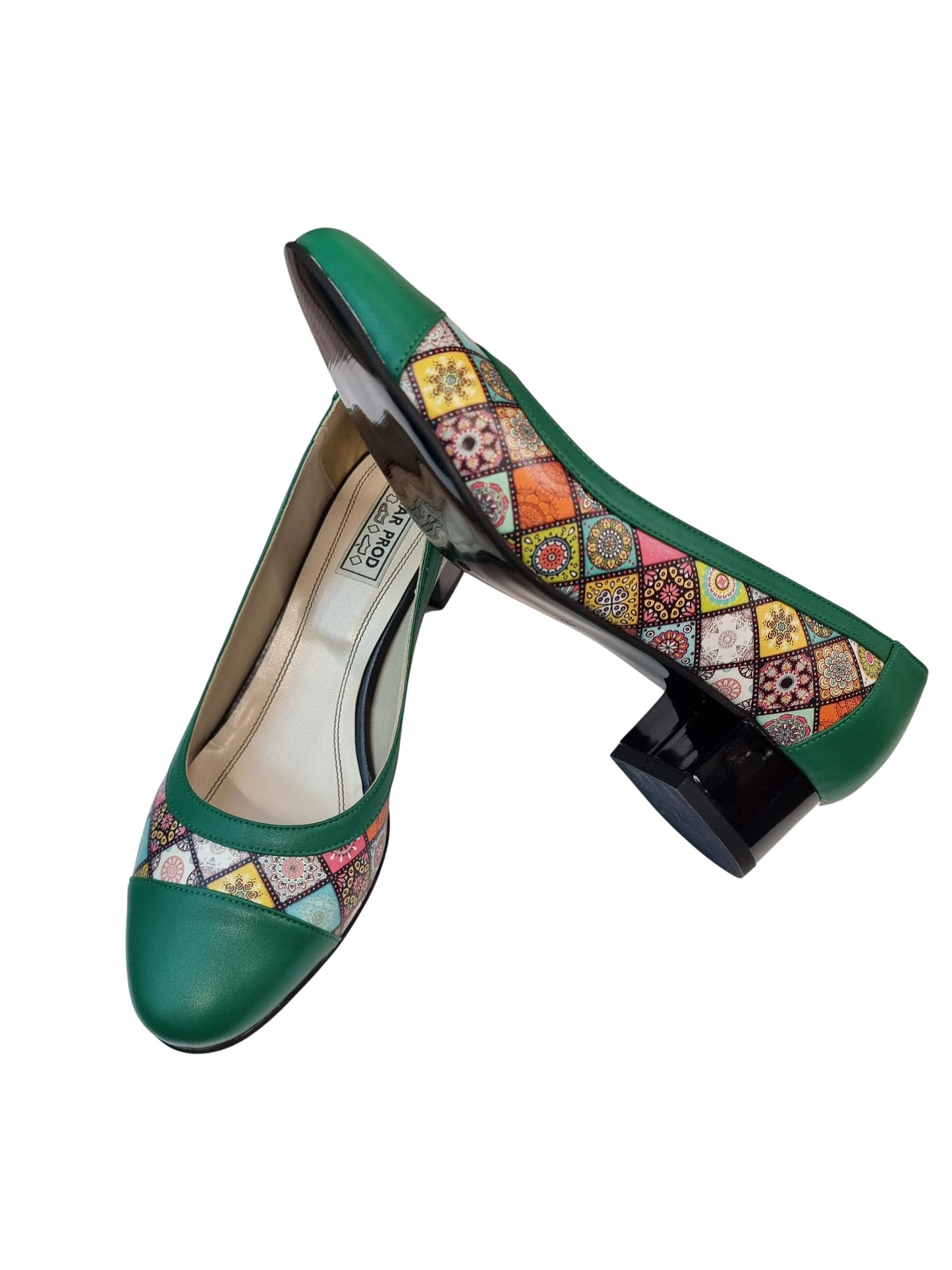 Pantofi Verzi cu Model Geometric și Toc Mic – Stil și Confort