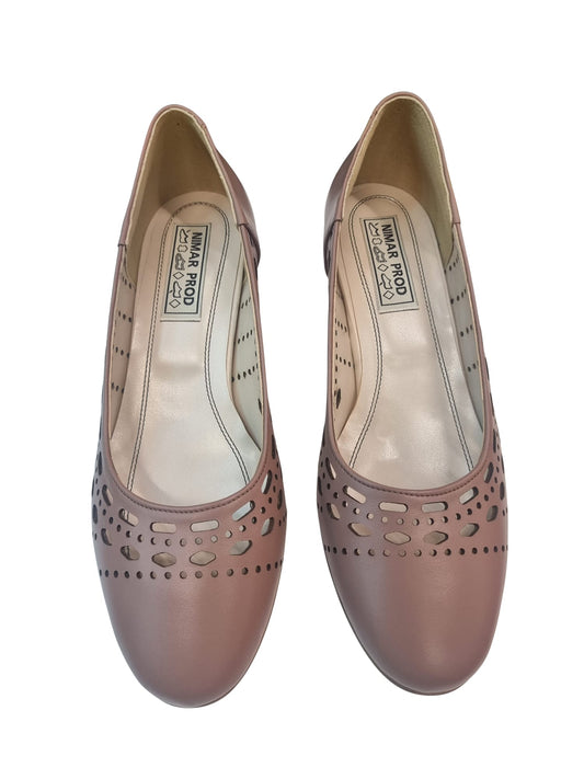 Pantofi damă bej perforați din piele naturală, toc gros 3 cm – Eleganță și confort