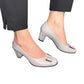 Pantofi Gri din Piele Naturală cu Toc de 5 cm și Accesoriu Metalic – Eleganță și Confort
