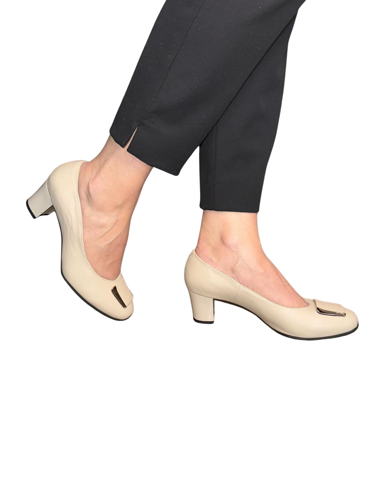 Pantofi eleganți bej din piele naturală cu toc gros de 5 cm – confort și stil pentru fiecare zi