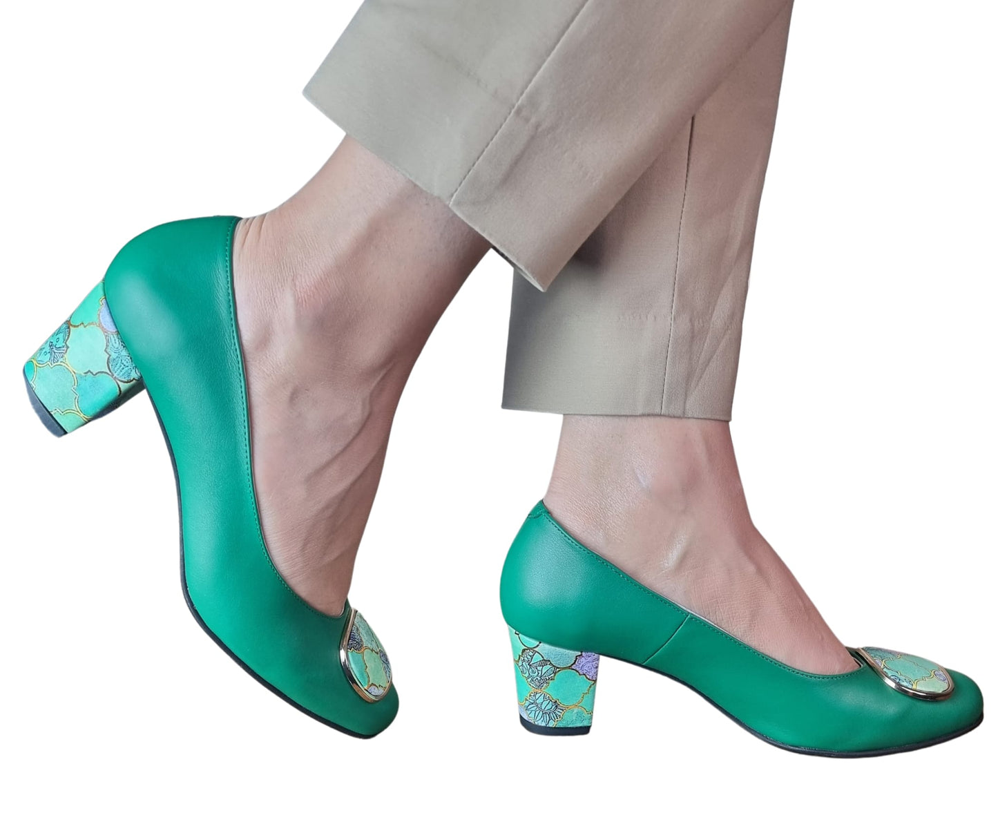 Pantofi verzi din piele naturală cu toc gros de 5 cm – detaliu floral elegant