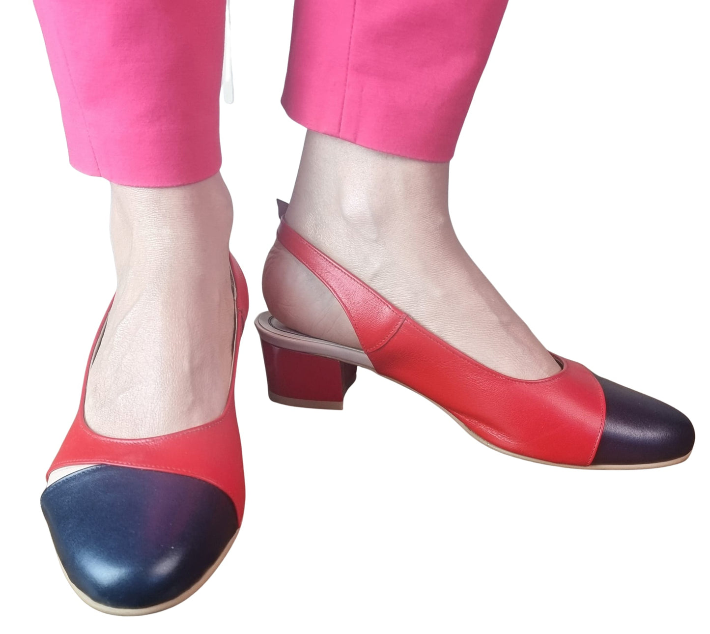 Sandale Slingback Din Piele Roșii cu Vârf Negru și Toc Mic – 3 cm