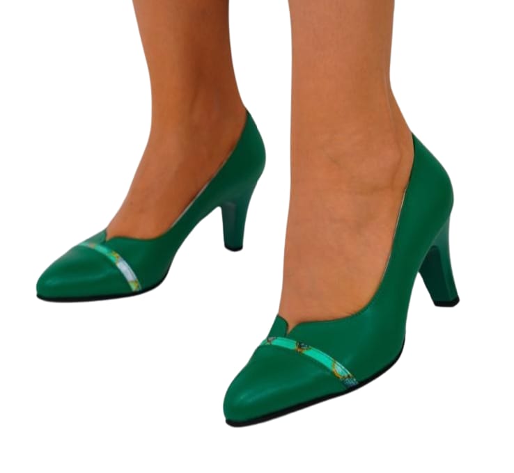 Pantofi Verzi din Piele Naturală cu Toc de 7 cm și Detaliu Imprimeu – Eleganță Vibrantă