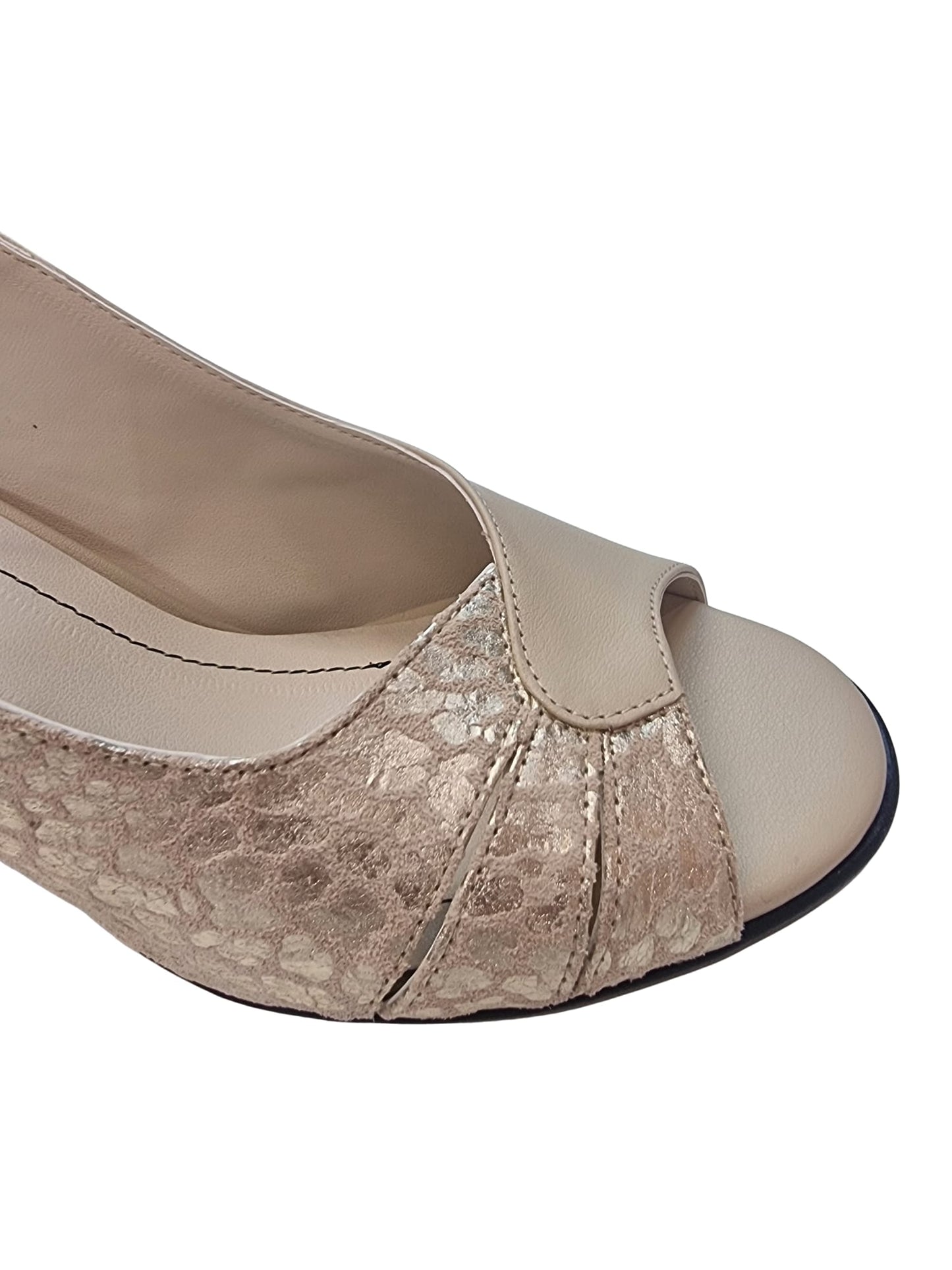 Sandale elegante nude cu toc de 7 cm și imprimeu texturat – model slingback rafinat