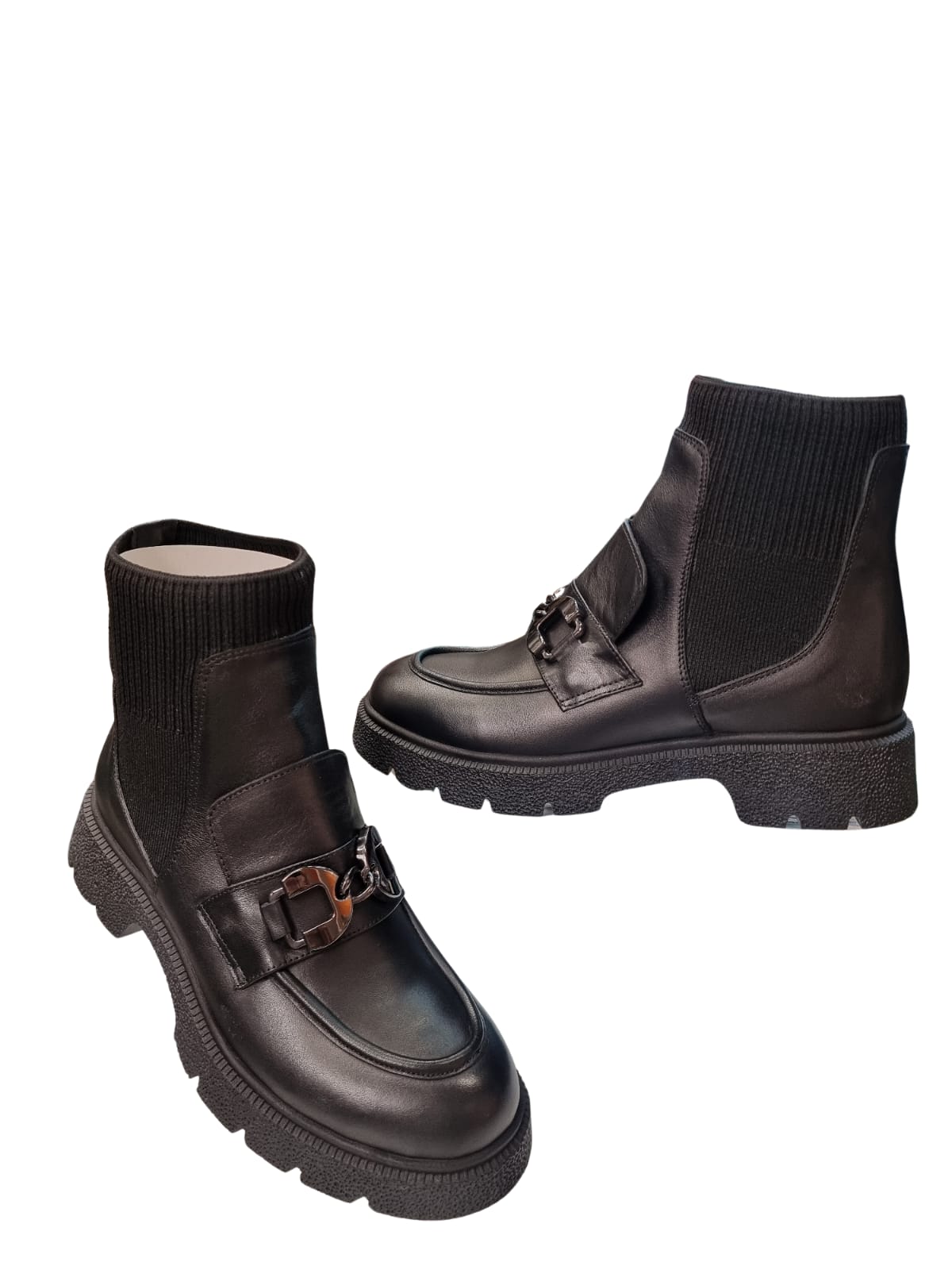 Ghete damă negre din piele naturală cu partea superioară tricotată și accesoriu metalic