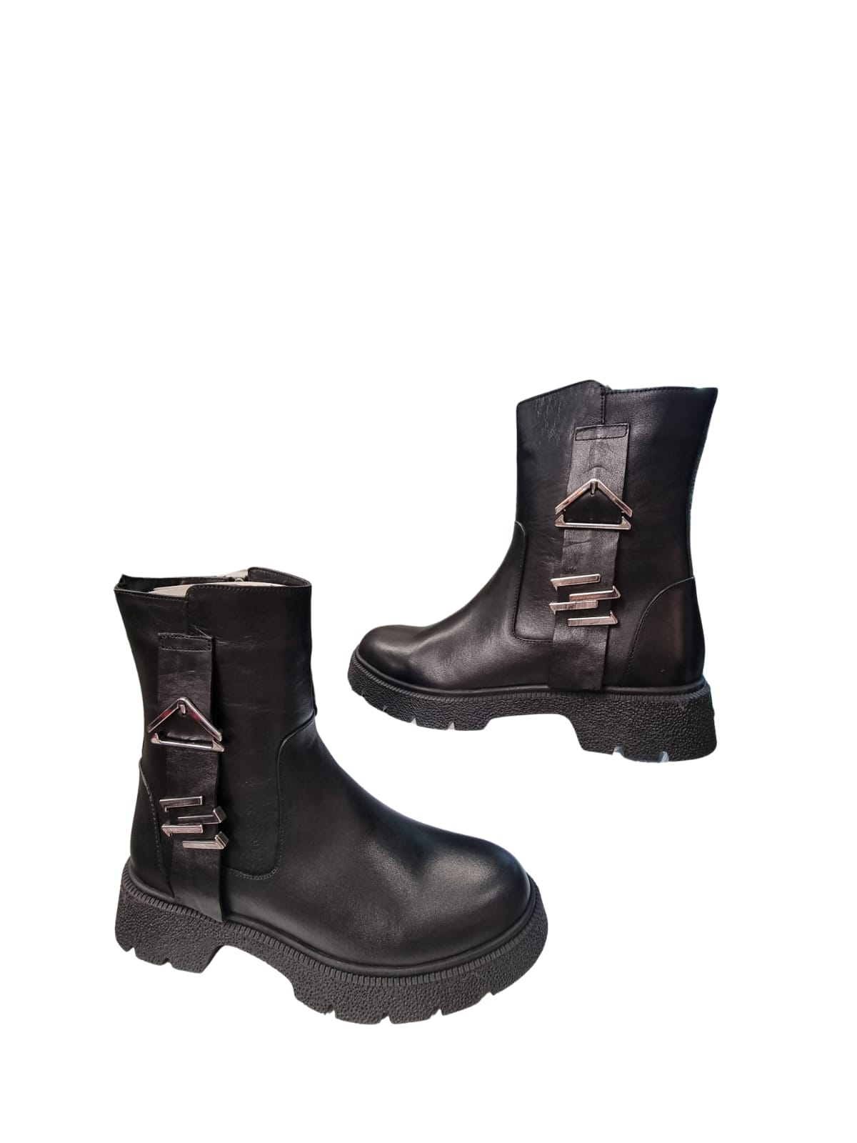 Ghete damă negre din piele naturală cu accesorii metalice laterale și talpă groasă – 3 cm