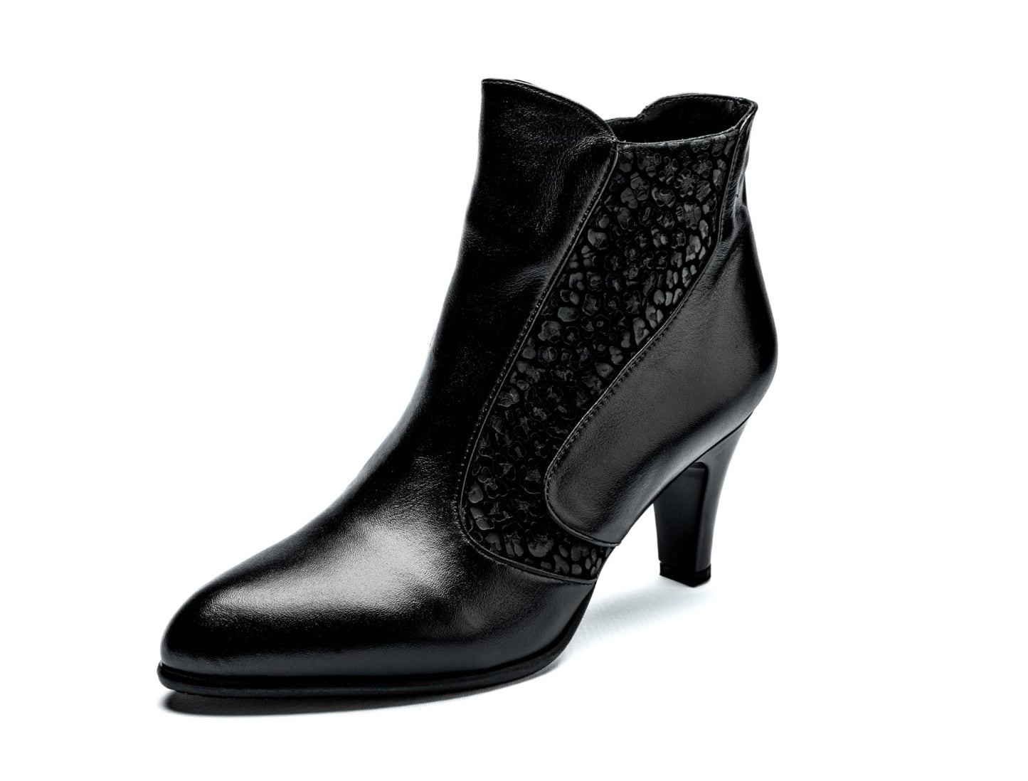 Botine Dama Piele Naturală Negre – Toc Subțire 7 cm, Model Elegant cu Detalii Decorative
